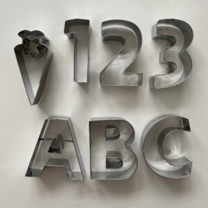Foremki do ciastek pierników ABC 123 marchewka 7sz